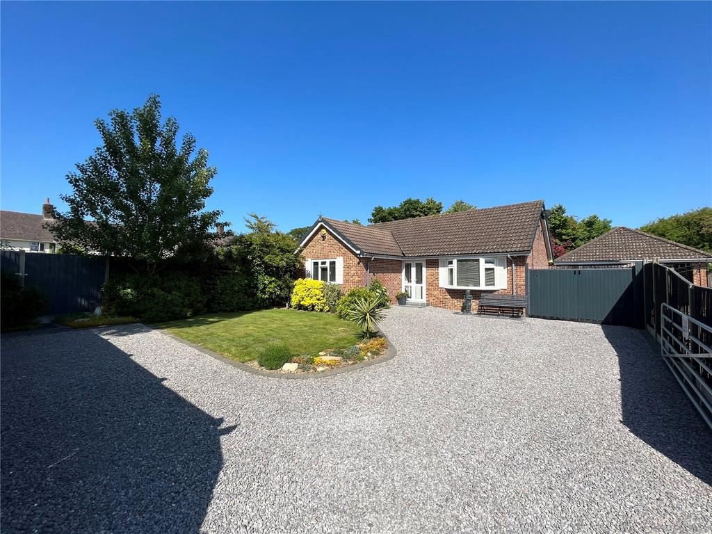 Eastfield Lane, Ringwood, Hampshire, BH24 2 bed bungalow for sale £
