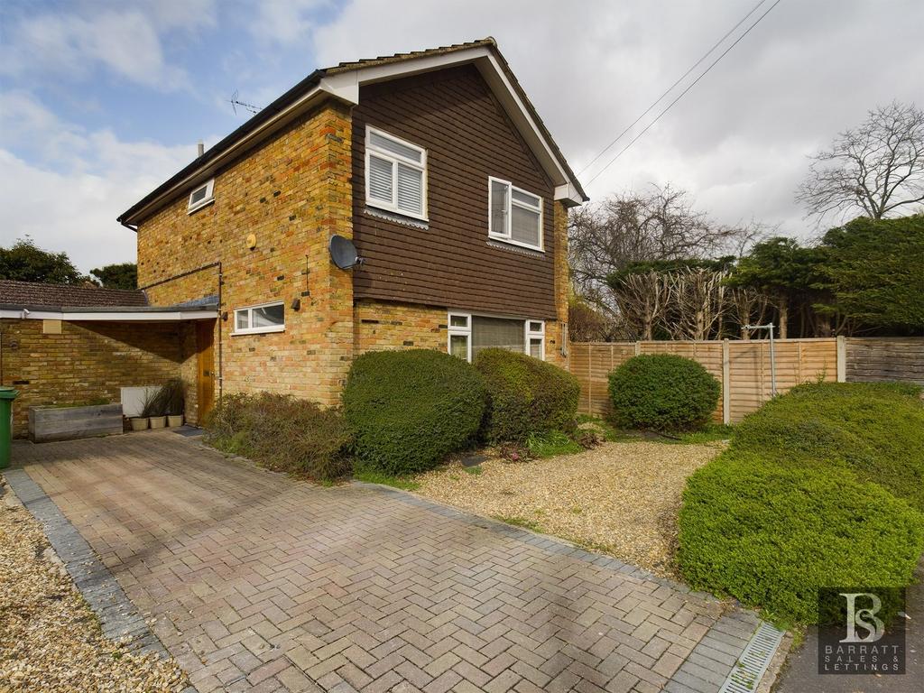 Burnham SL1 6 bed terraced house for sale £675,000