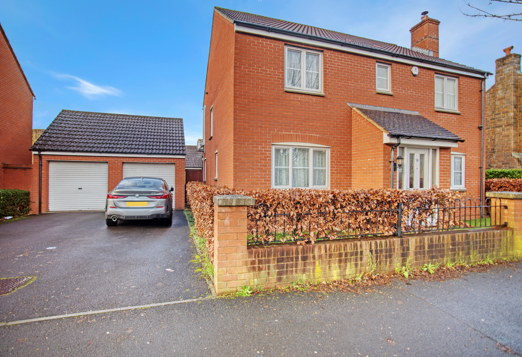Stockmoor Drive, Bridgwater, Somerset 4 bed detached house £440,000