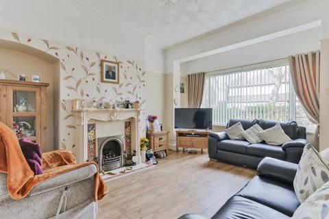 3 bedroom terraced house for sale, James Reckitt Avenue, Hull, East Riding of Yorkshire, HU8 7TW
