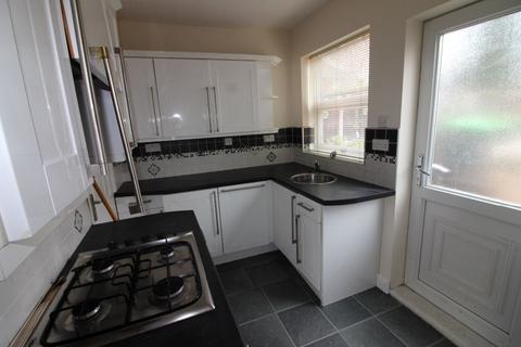 2 bedroom townhouse to rent, West Terrace, Hucknall