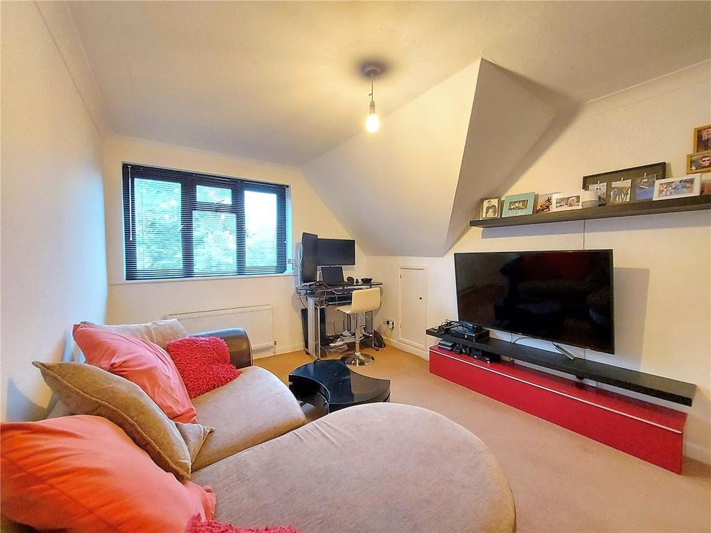 Penn Hill Avenue, Lower Parkstone, Poole, BH14 3 bed apartment for sale