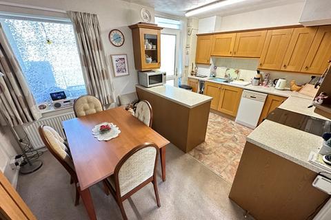 62 Sunningdale, Luton, LU2 7TE