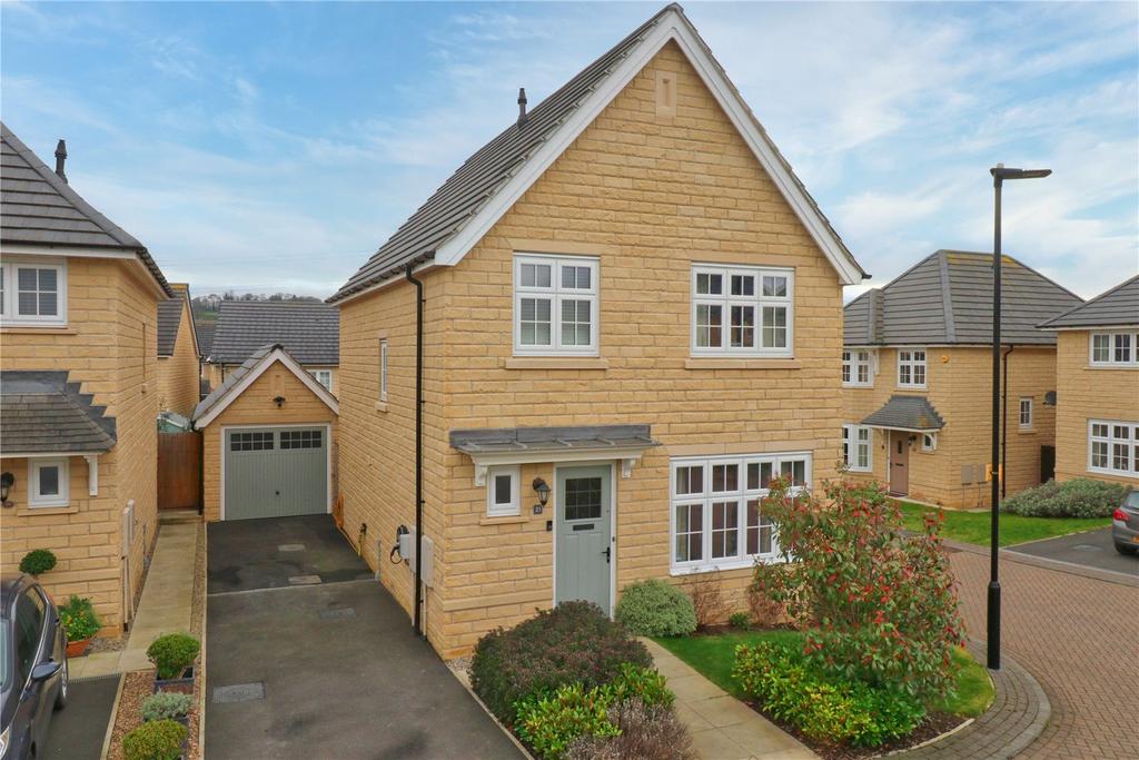 Bletchley Court, Horsforth, Leeds... 3 bed detached house £450,000