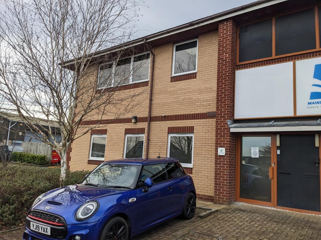 Cirencester Business Park, Cirencester, Gloucestershire, GL7 1XD Office to rent £2,000 pcm (£