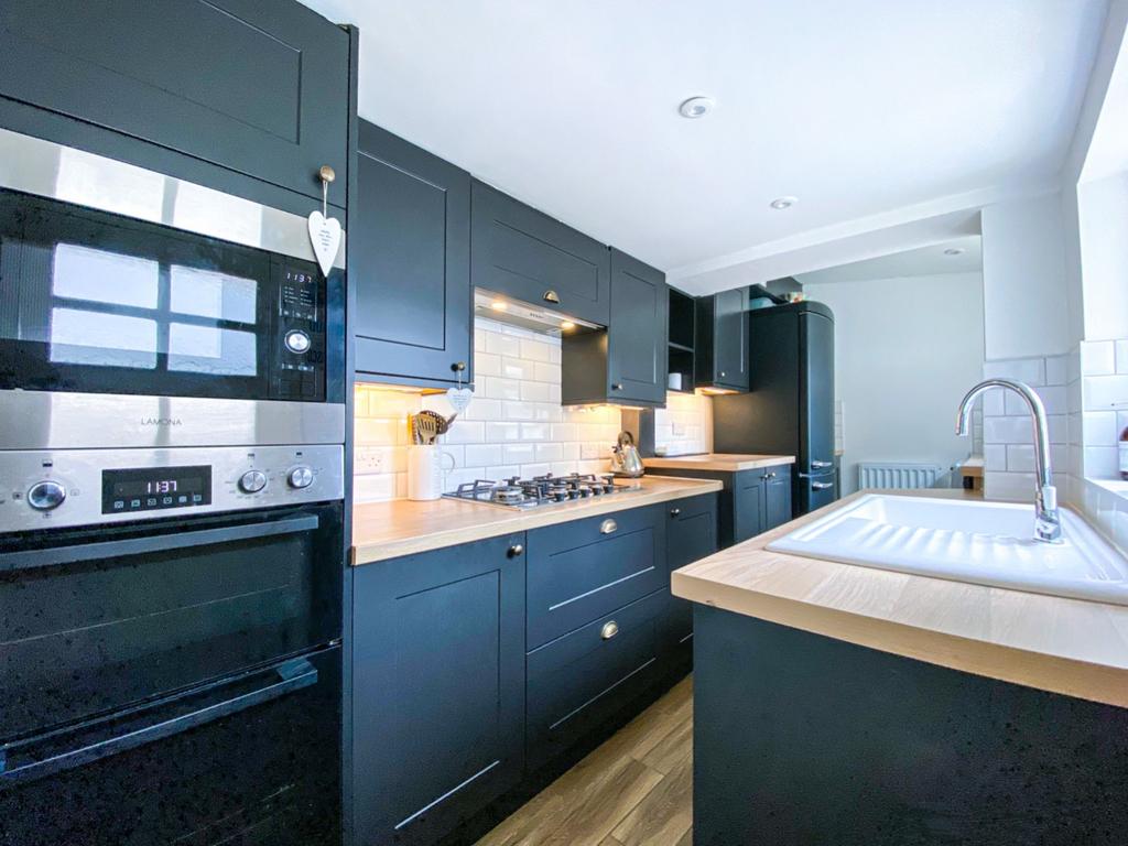 Bindon Road, Taunton, Somerset, TA2 2 bed terraced house £225,000