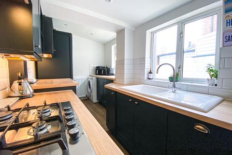 16 Bindon Road, Taunton, TA2 6AA