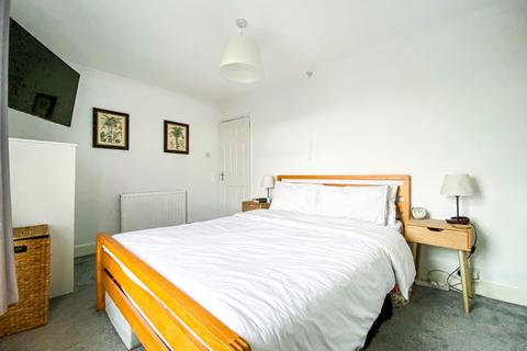16 Bindon Road, Taunton, TA2 6AA