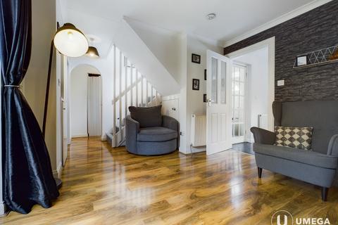 17 Bughtlin Gardens, Edinburgh, EH12 8XB