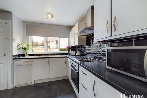 17 Bughtlin Gardens, Edinburgh, EH12 8XB