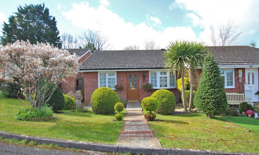 CHALK RIDGE, CLANFIELD 2 bed semidetached bungalow for sale £380,000