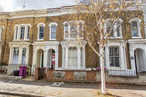 18 Alloway Road, London, E3 5AS