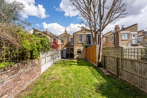 18 Alloway Road, London, E3 5AS