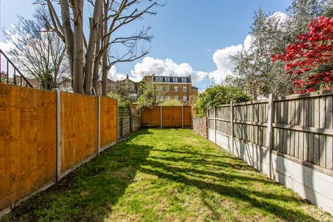 18 Alloway Road, London, E3 5AS