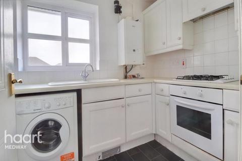 2 bedroom apartment to rent, Island Way East, Chatham