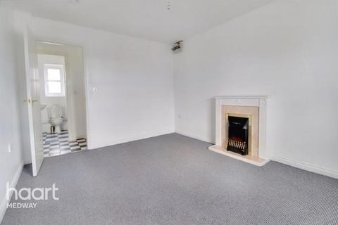 2 bedroom apartment to rent, Island Way East, Chatham