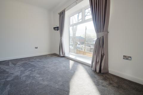 104 Chew Valley Road, Greenfield, Oldham, OL3 7DB