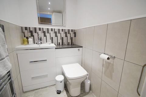 104 Chew Valley Road, Greenfield, Oldham, OL3 7DB