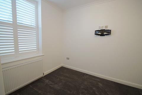 104 Chew Valley Road, Greenfield, Oldham, OL3 7DB