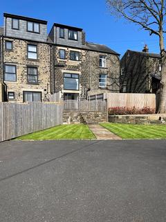 104 Chew Valley Road, Greenfield, Oldham, OL3 7DB