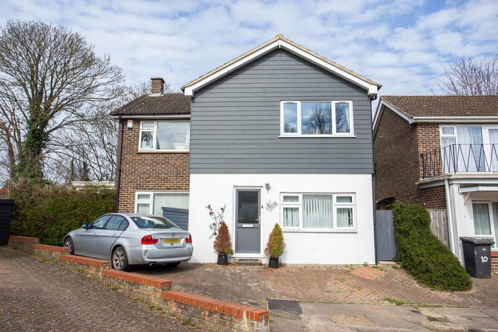 Randolph Close, Canterbury, CT1 4 bed detached house for sale £659,000