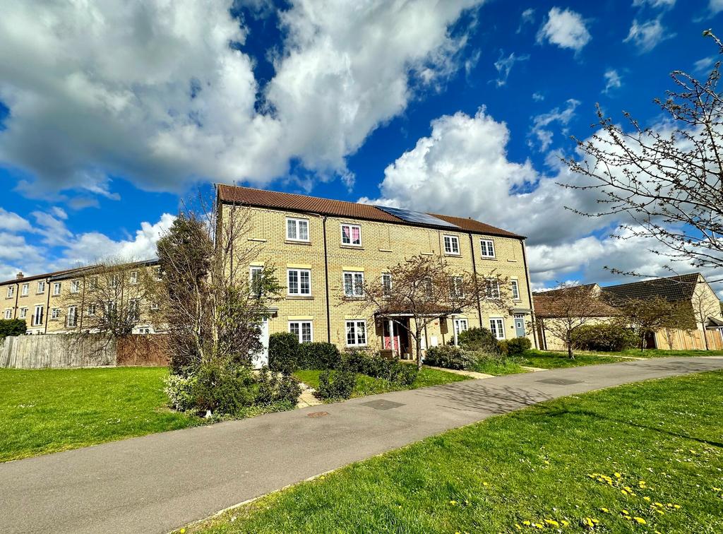 Merivale Way, Ely, Cambridgeshire 4 bed townhouse to rent £1,400 pcm