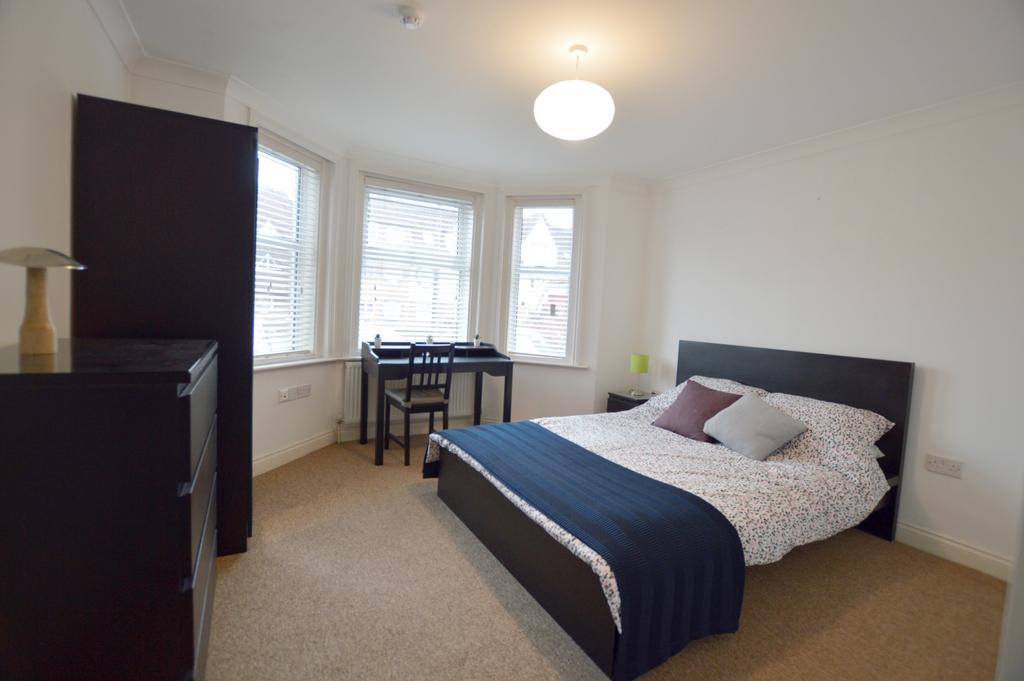 Bournemouth Road, Poole, Dorset, BH14 1 bed house of multiple occupation to rent £650 pcm (£