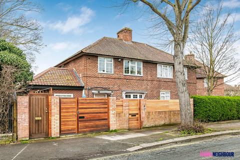 2 bedroom maisonette to rent, Bryony Road, London, W12