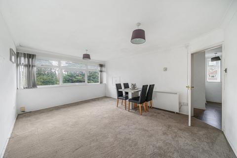 12 Petersham Close, Byfleet, West Byfleet, KT14 7HT