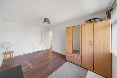 12 Petersham Close, Byfleet, West Byfleet, KT14 7HT