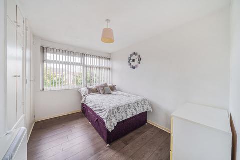 12 Petersham Close, Byfleet, West Byfleet, KT14 7HT