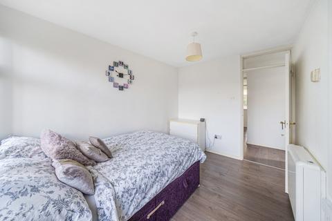 12 Petersham Close, Byfleet, West Byfleet, KT14 7HT
