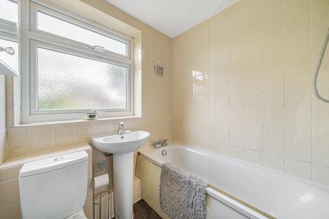 12 Petersham Close, Byfleet, West Byfleet, KT14 7HT
