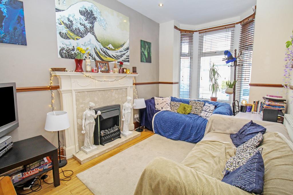 Ashville Avenue, Hyde Park 5 bed terraced house £1,625 pcm (£375 pw)