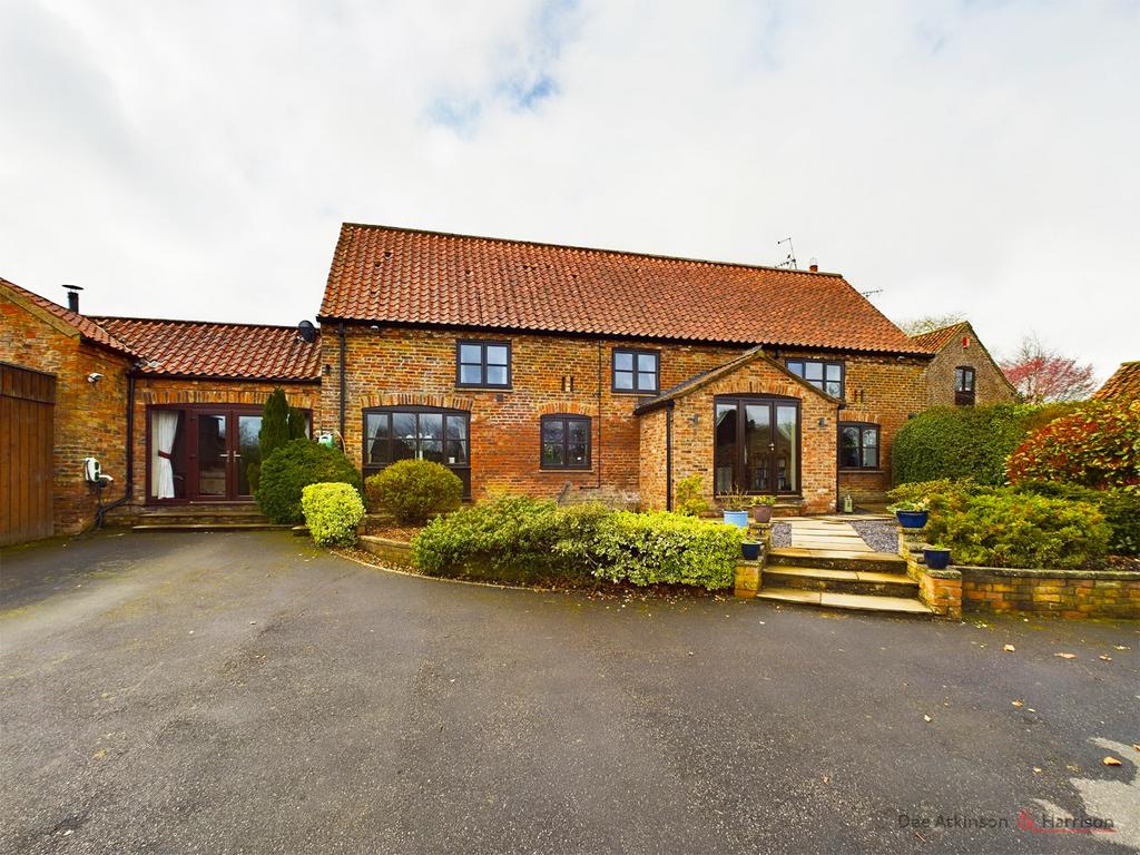 Ruston Parva, Driffield YO25 4DG 4 bed barn conversion £525,000
