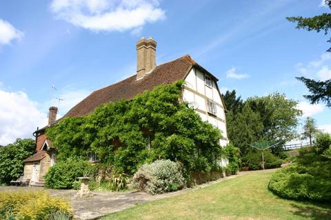 5 bedroom detached house to rent, Luxford Lane, East Grinstead, West Sussex