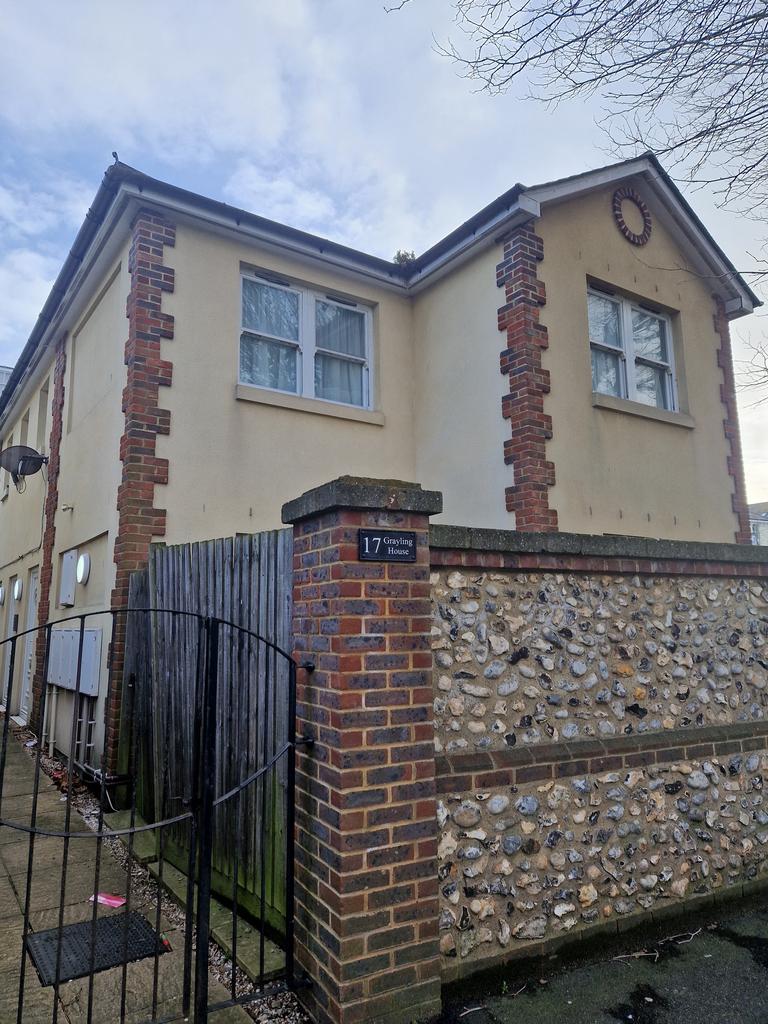 Lismore Road, Eastbourne BN21 1 bed flat £750 pcm (£173 pw)