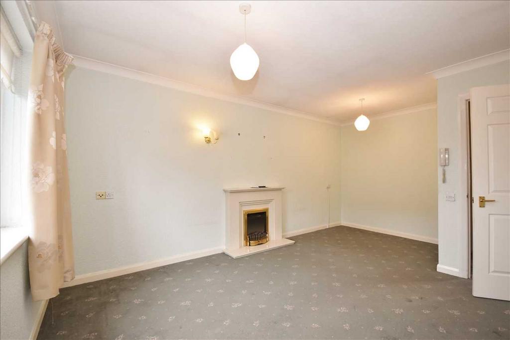 Devonshire Court, Chorley 2 bed flat £105,000