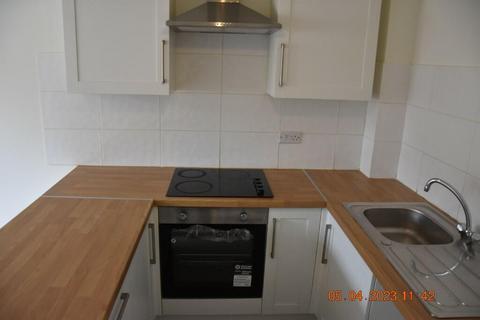 2 bedroom flat to rent, Station Road, Rushden NN10