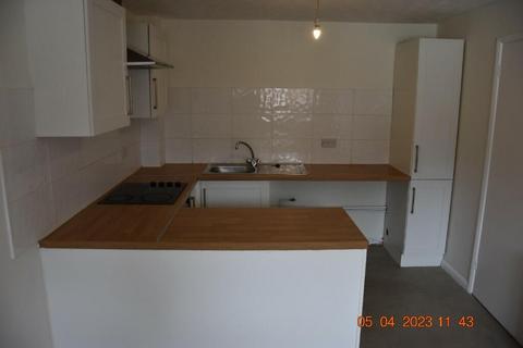 2 bedroom flat to rent, Station Road, Rushden NN10