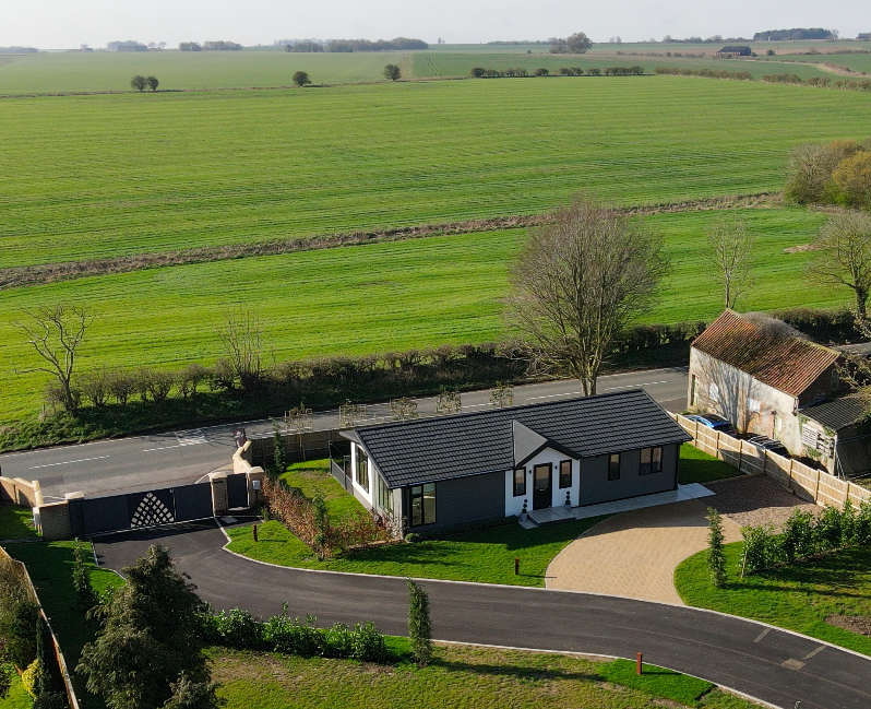 Market Rasen, Lincolnshire, LN8 2 bed park home for sale £255,000
