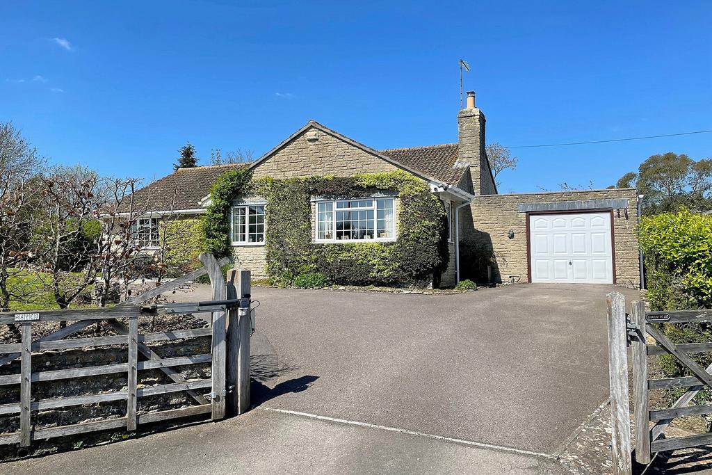 South Cheriton, BA8 3 bed detached bungalow £550,000