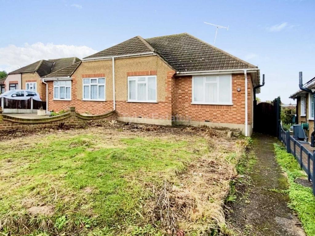 Burstead Drive, Billericay CM11 2 bed bungalow £350,000