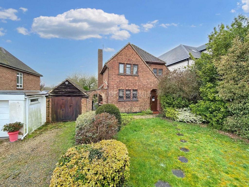Noak Hill Close, Billericay CM12 3 bed detached house for sale £700,000