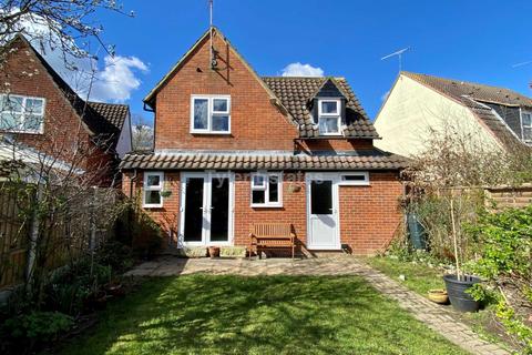 16 Bridgecote Lane, Basildon, SS15 4BW