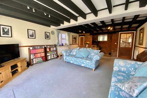 16 Bridgecote Lane, Basildon, SS15 4BW
