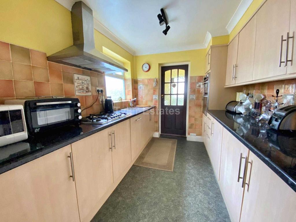 Trinity Road, Billericay CM11 3 bed semidetached house £400,000