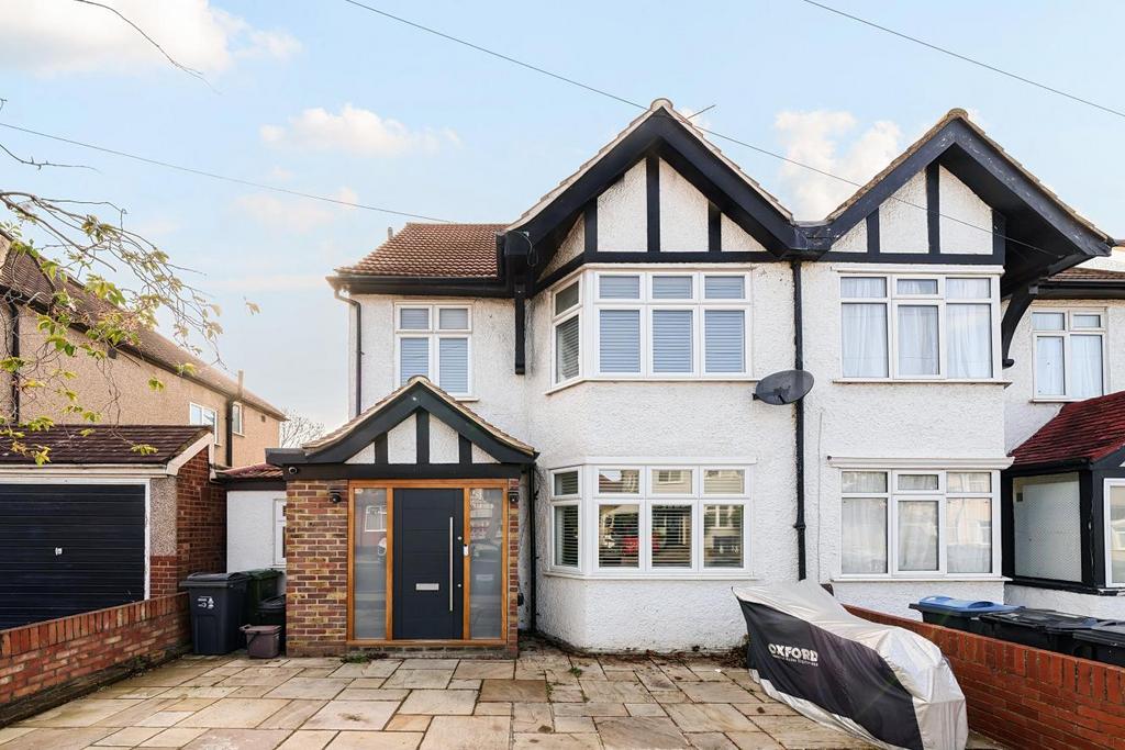 Belmont Avenue, New Malden 4 bed semidetached house for sale £875,000