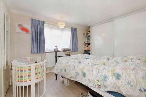 2 bedroom flat to rent, Maryside, Langley