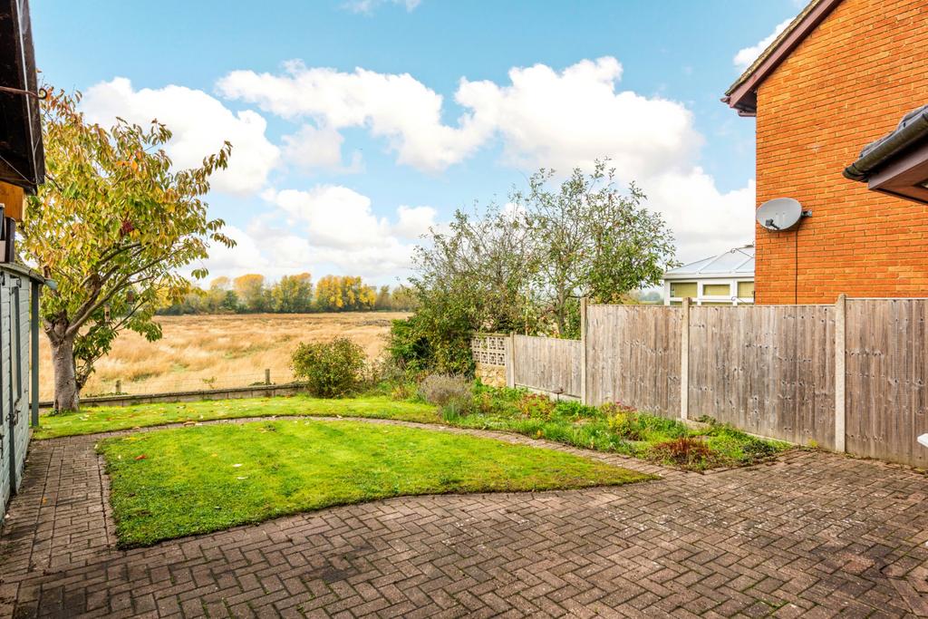 Rear Garden / Views